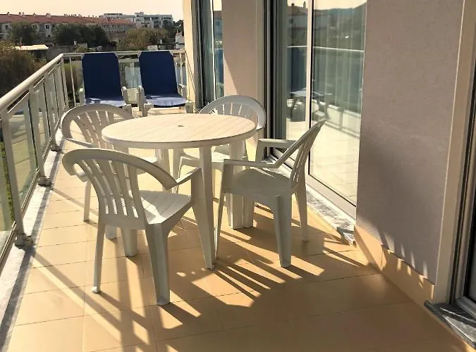 Apartment Alojamentos Campo & Mar-t2 Com Piscina