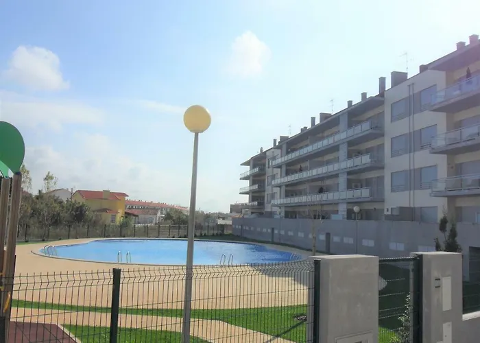 Alojamentos Campo & Mar-t2 Com Piscina Lägenhet